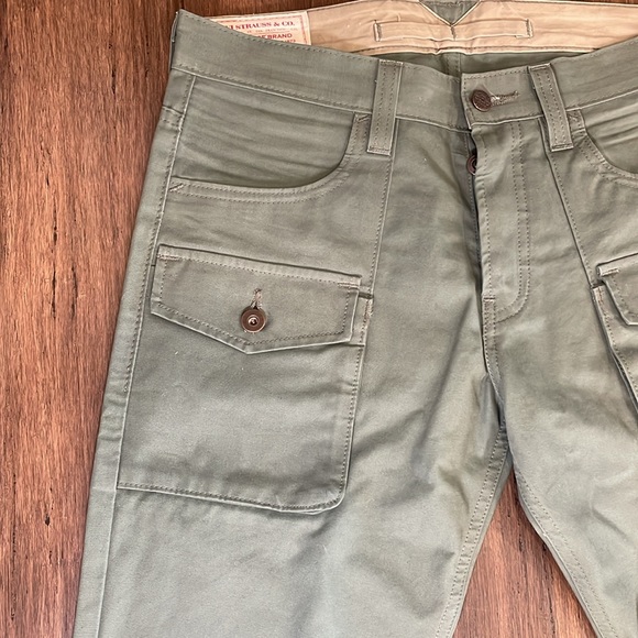 Levi’s Cargo Pants *RARE* - Picture 2 of 5